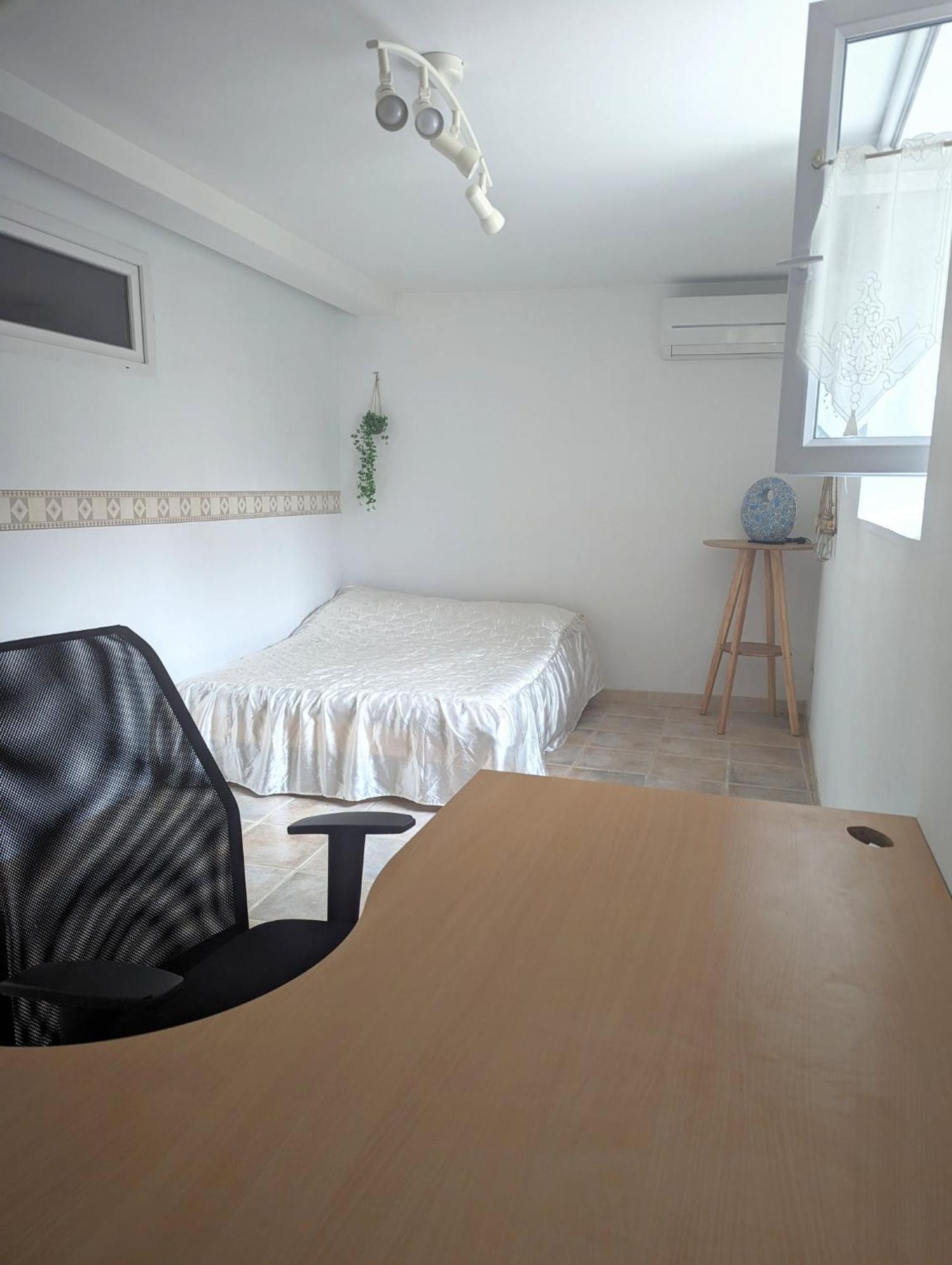Chambre Climatisee Avec Espaces Privatifs Dont Salle De Bain Et Wc La Liviniere 外观 照片